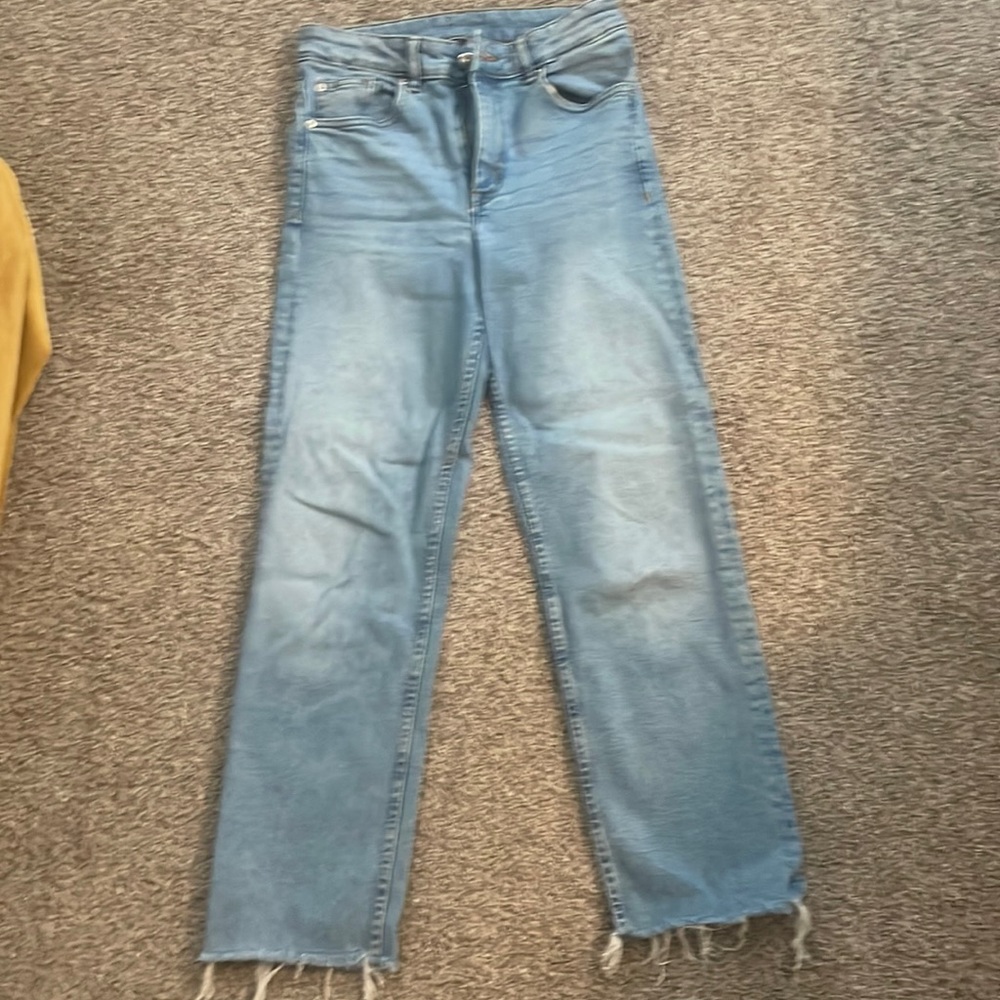 H&M Divided, light-wash jeans